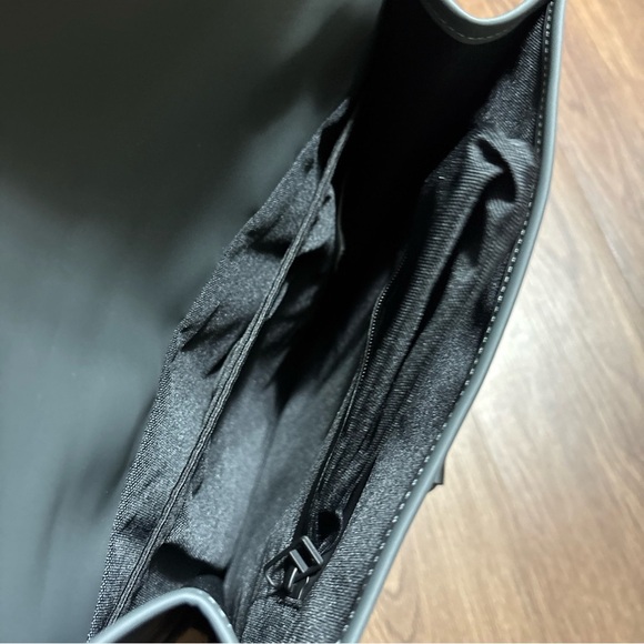 🔥🔥🔥Rains Black Minimalist Backpack🔥🔥🔥 - Picture 9 of 13